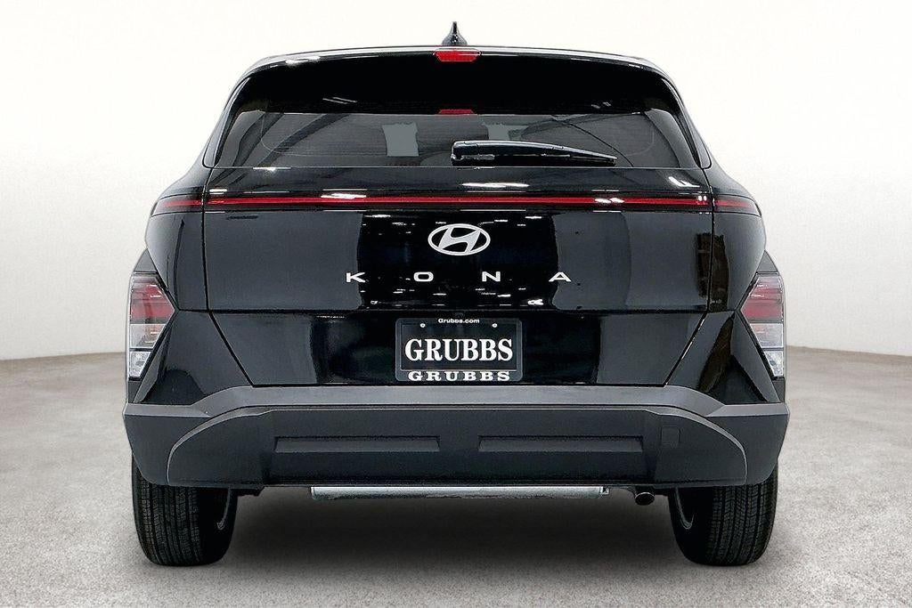 2027 Hyundai Kona SE FWD