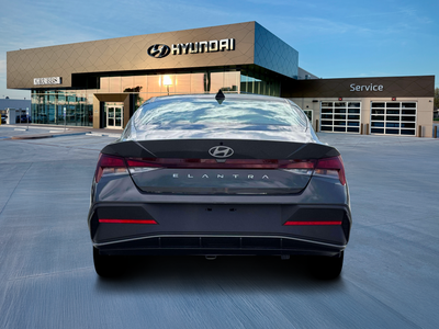 2026 Hyundai Elantra SE