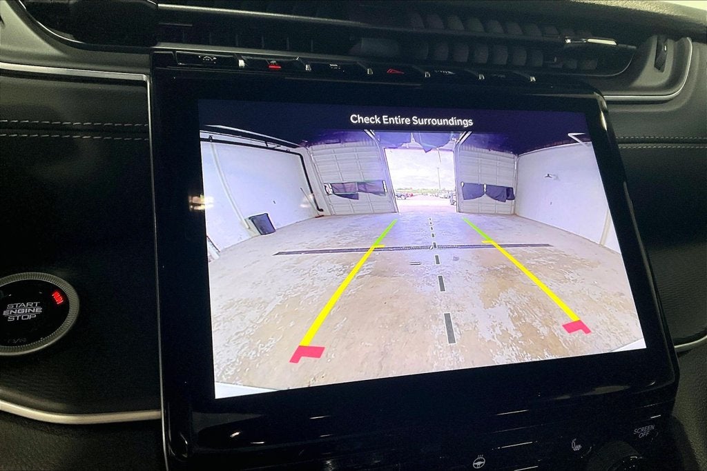 2027 Jeep Grand Cherokee GRAND CHEROKEE LAREDO X 4X2