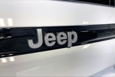 2027 Jeep Grand Cherokee GRAND CHEROKEE LAREDO X 4X2