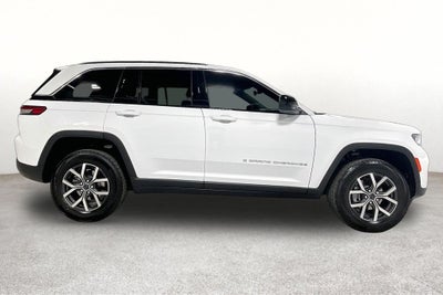 2027 Jeep Grand Cherokee GRAND CHEROKEE LAREDO X 4X2