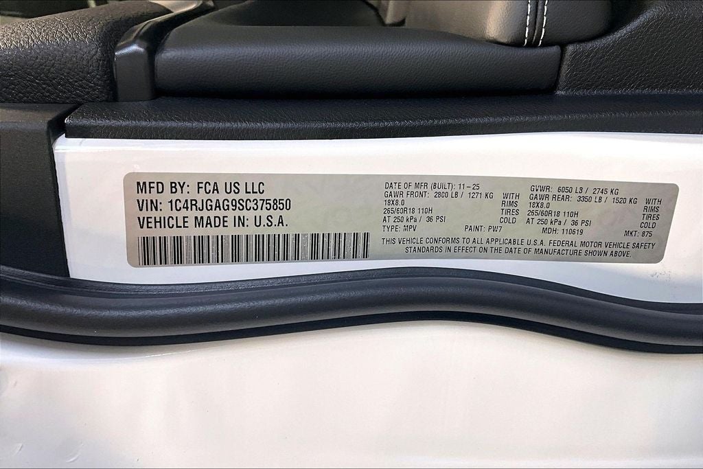 2025 Jeep Grand Cherokee GRAND CHEROKEE LAREDO X 4X2