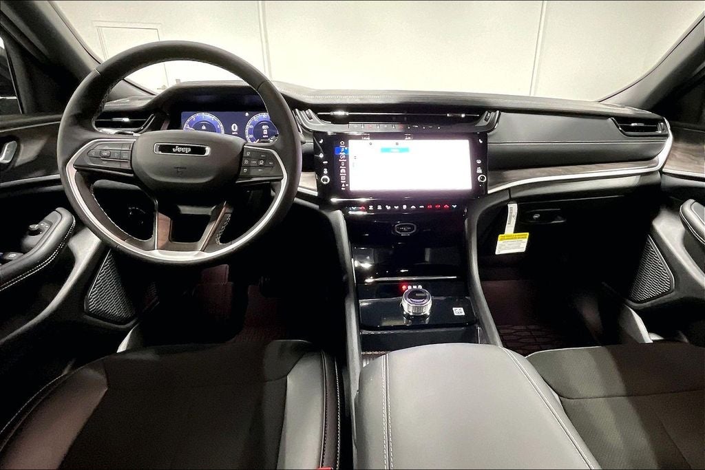 2026 Jeep Grand Cherokee GRAND CHEROKEE LAREDO ALTITUDE 4X2