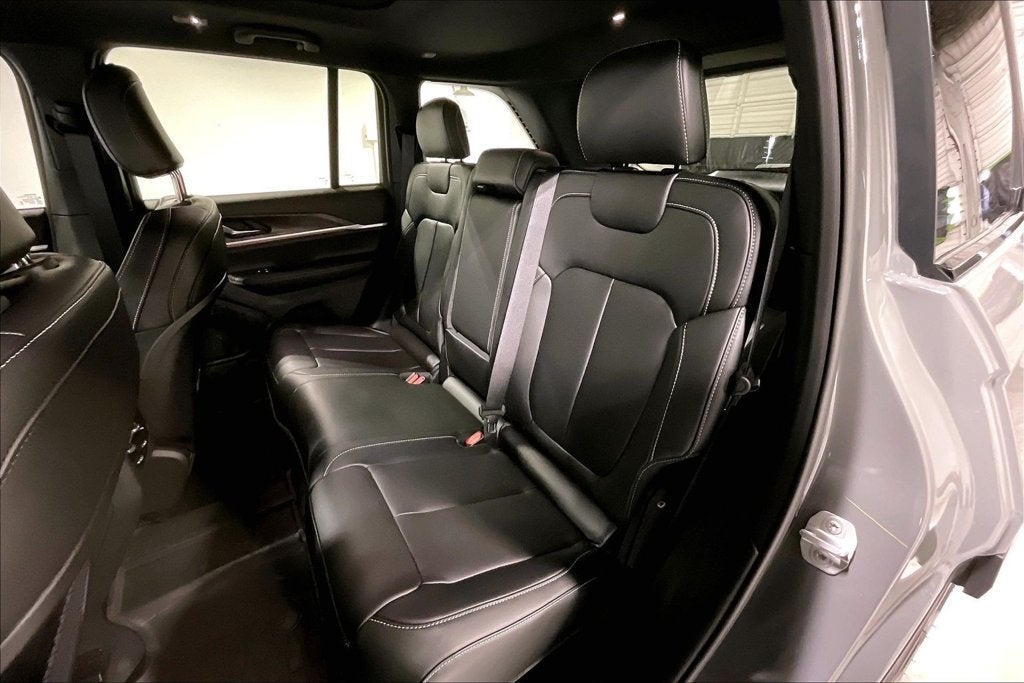 2027 Jeep Grand Cherokee GRAND CHEROKEE LIMITED 4X2
