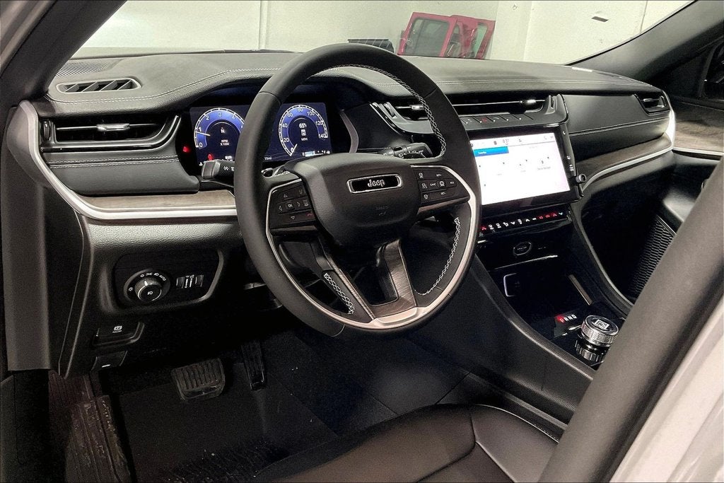 2027 Jeep Grand Cherokee GRAND CHEROKEE LIMITED 4X2