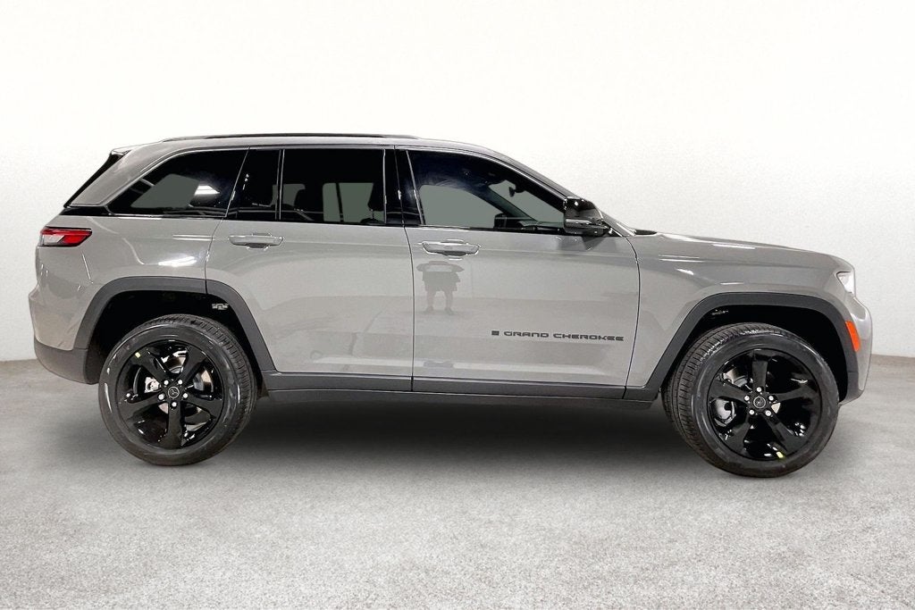 2027 Jeep Grand Cherokee GRAND CHEROKEE LIMITED 4X2
