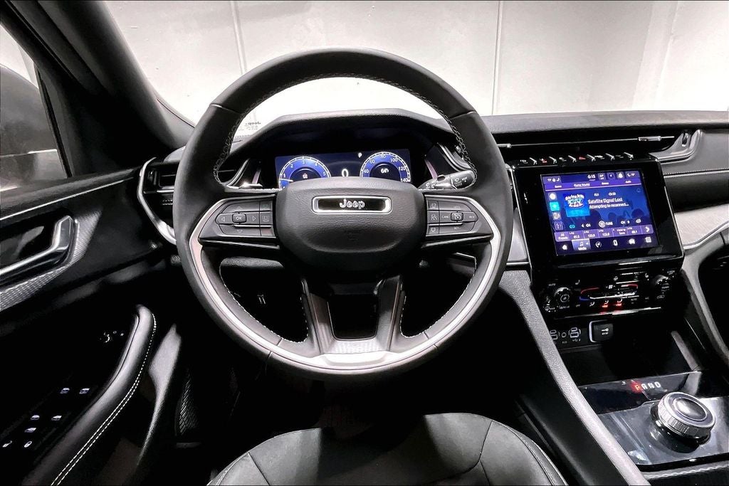 2025 Jeep Grand Cherokee GRAND CHEROKEE LAREDO X 4X4