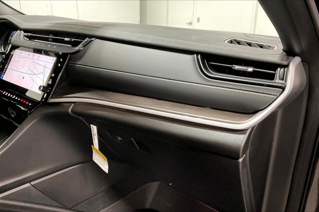 2027 Jeep Grand Cherokee GRAND CHEROKEE LIMITED RESERVE 4X4