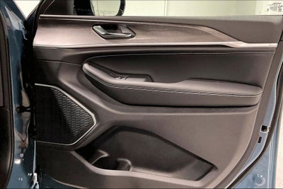 2027 Jeep Grand Cherokee Limited Reserve