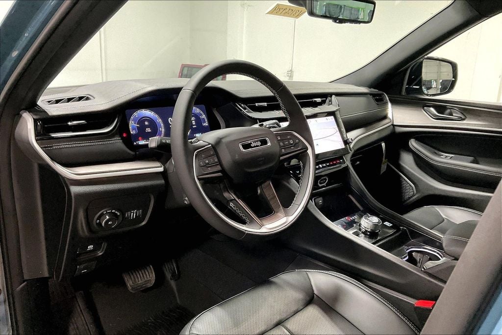 2027 Jeep Grand Cherokee Limited Reserve