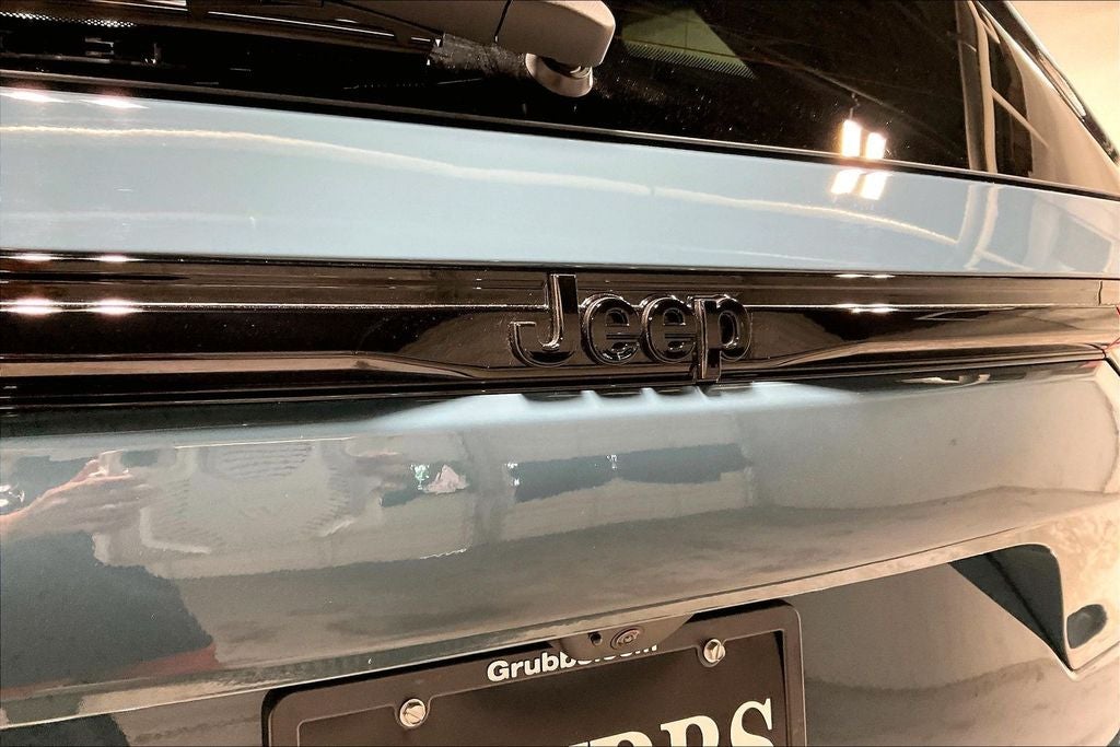 2027 Jeep Grand Cherokee Limited Reserve
