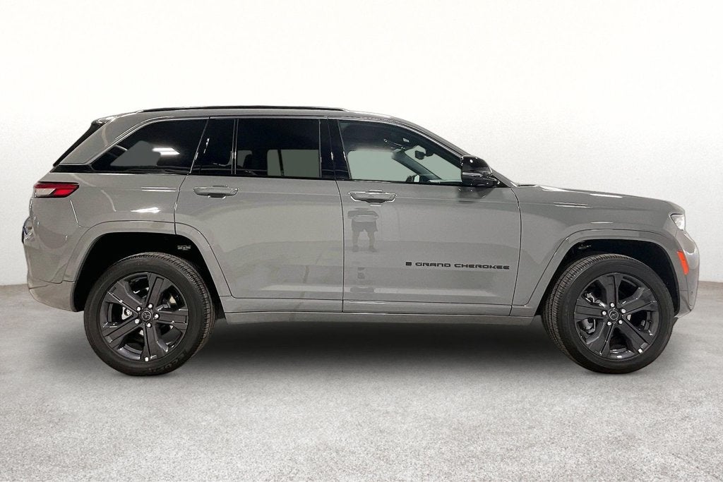 2027 Jeep Grand Cherokee GRAND CHEROKEE LIMITED RESERVE 4X4