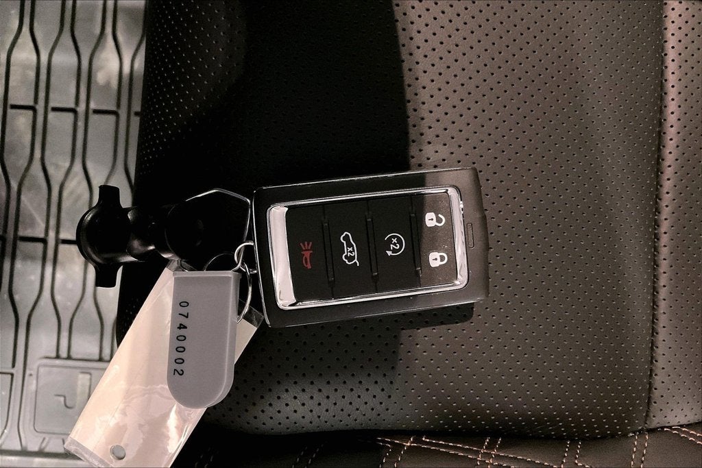 2027 Jeep Grand Cherokee GRAND CHEROKEE SUMMIT 4X4
