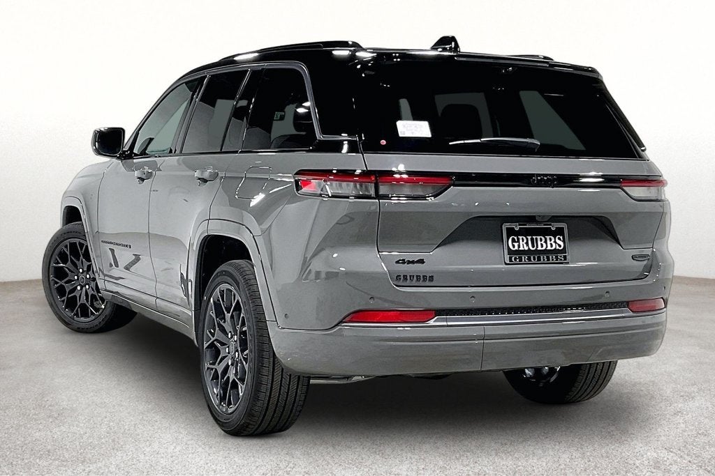 2027 Jeep Grand Cherokee GRAND CHEROKEE SUMMIT 4X4