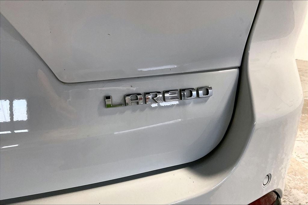 2023 Jeep Grand Cherokee L Laredo 4x2
