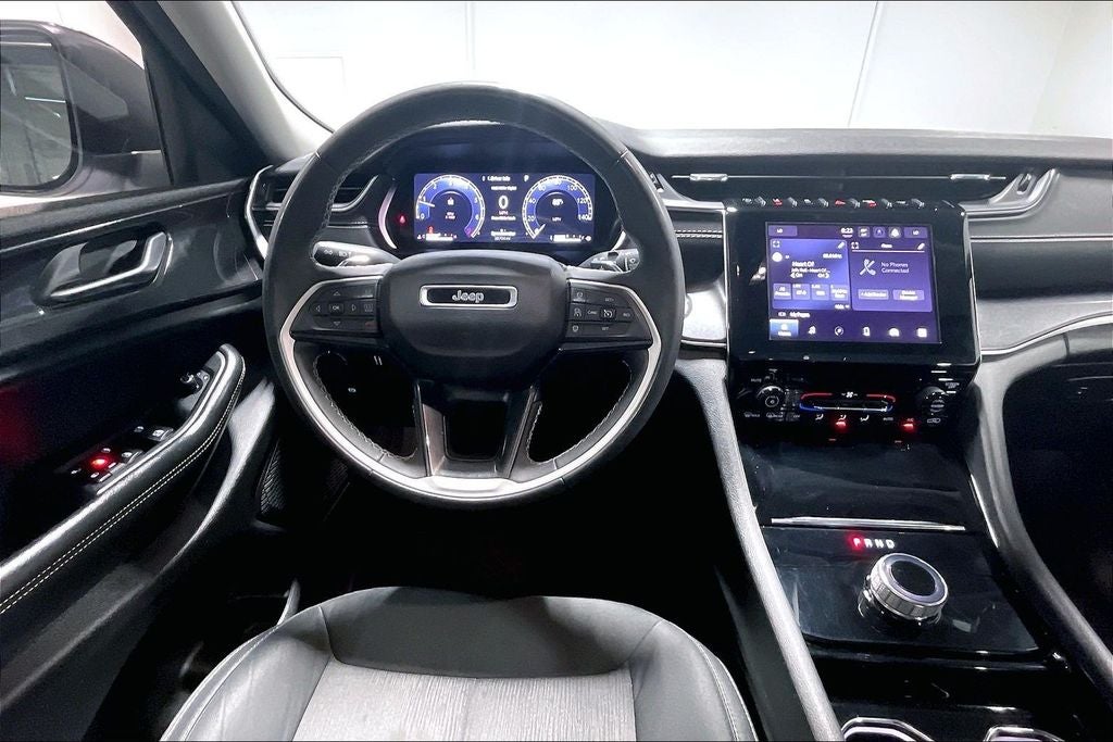 2023 Jeep Grand Cherokee L Laredo 4x2