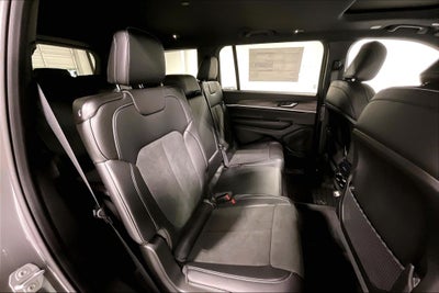 2027 Jeep Grand Cherokee GRAND CHEROKEE L LAREDO ALTITUDE 4X2