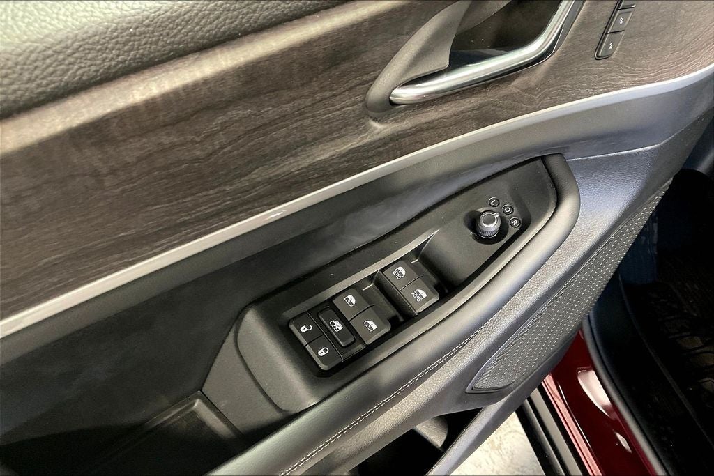 2025 Jeep Grand Cherokee GRAND CHEROKEE L LIMITED 4X2