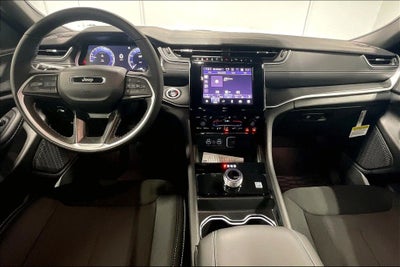 2025 Jeep Grand Cherokee GRAND CHEROKEE L LAREDO X 4X4