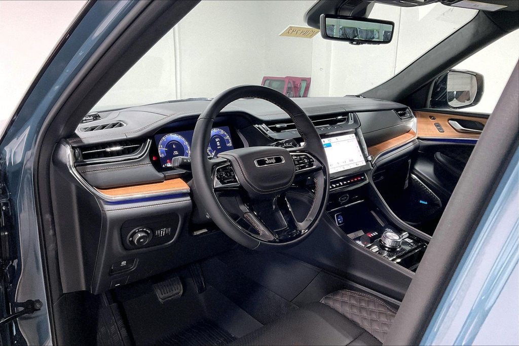 2027 Jeep Grand Cherokee GRAND CHEROKEE L SUMMIT 4X4