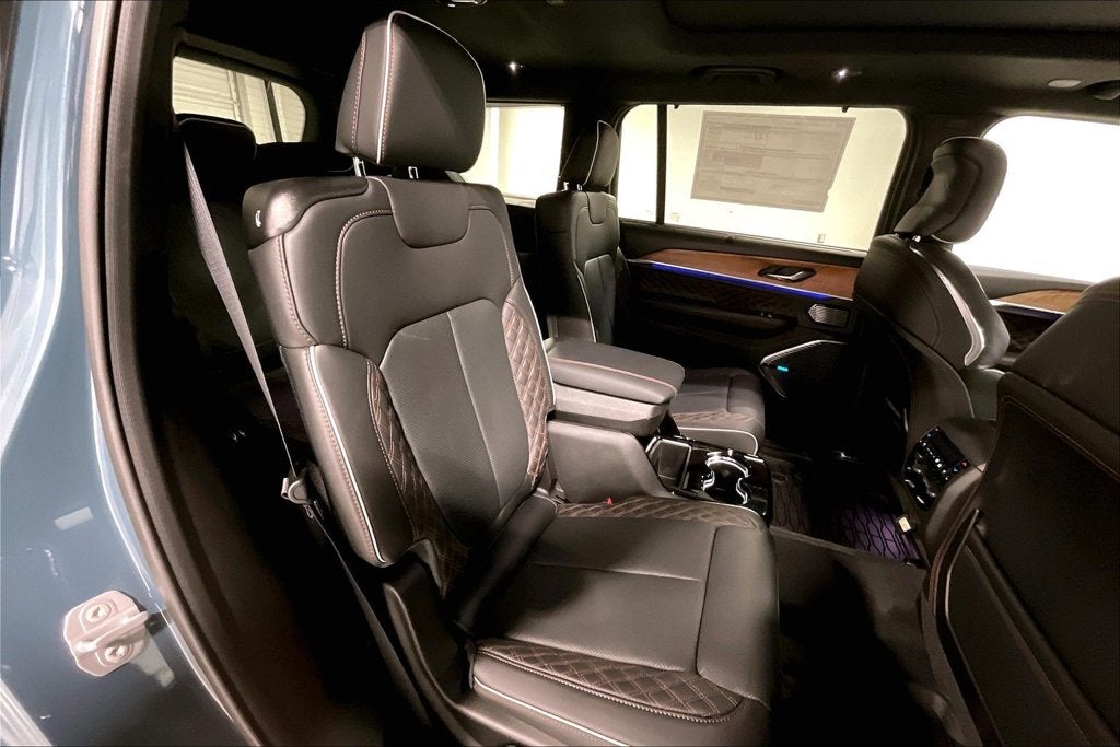2027 Jeep Grand Cherokee GRAND CHEROKEE L SUMMIT 4X4