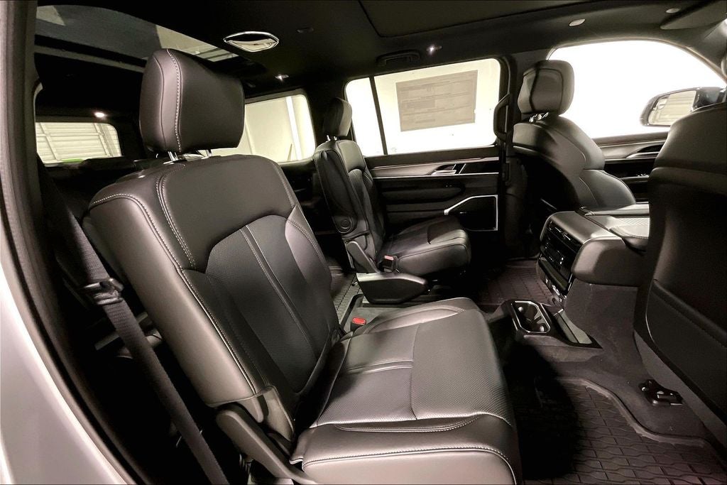 2026 Jeep Grand Wagoneer GRAND WAGONEER UPLAND 4X4