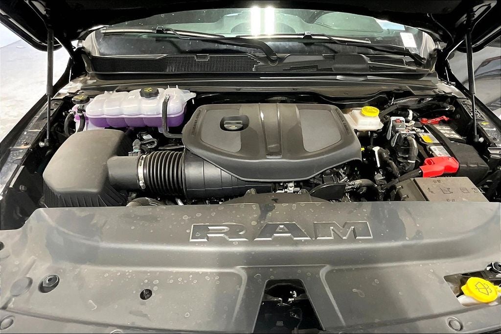 2025 RAM Ram 1500 RAM 1500 LARAMIE CREW CAB 4X4 5'7' BOX