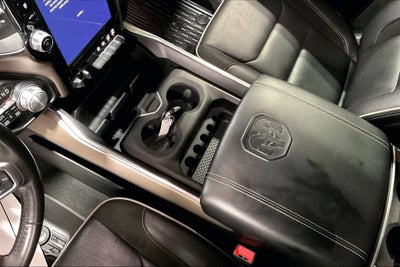 2022 RAM 1500 Laramie Crew Cab 4x4 5'7' Box