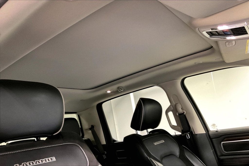 2022 RAM 1500 Laramie Crew Cab 4x4 5'7' Box
