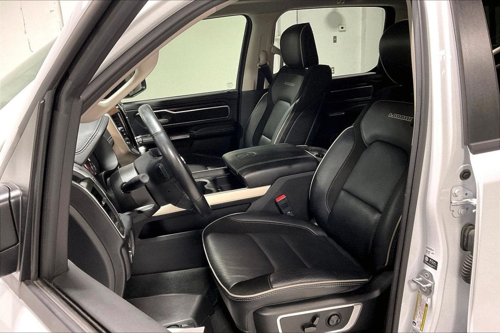 2022 RAM 1500 Laramie Crew Cab 4x4 5'7' Box