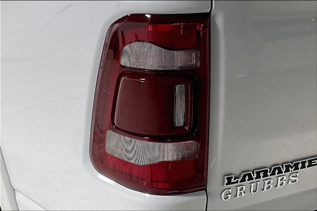 2022 RAM 1500 Laramie Crew Cab 4x4 5'7' Box