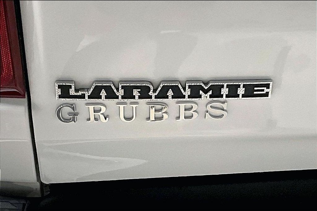 2022 RAM 1500 Laramie Crew Cab 4x4 5'7' Box