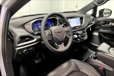 2026 Chrysler Voyager VOYAGER LX