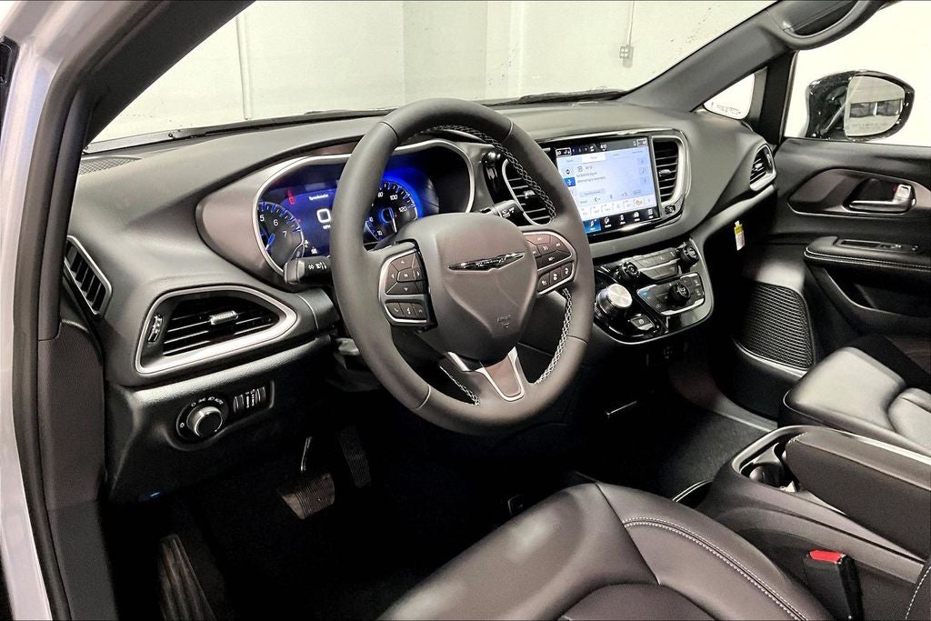 2026 Chrysler Voyager VOYAGER LX