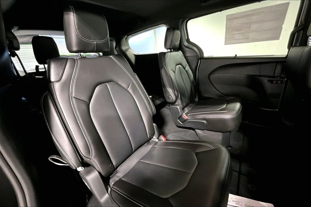 2026 Chrysler Voyager VOYAGER LX