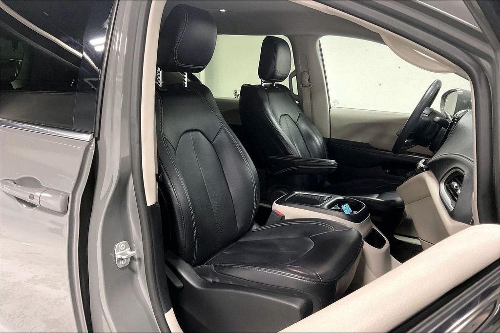 2022 Chrysler Pacifica Hybrid Touring L
