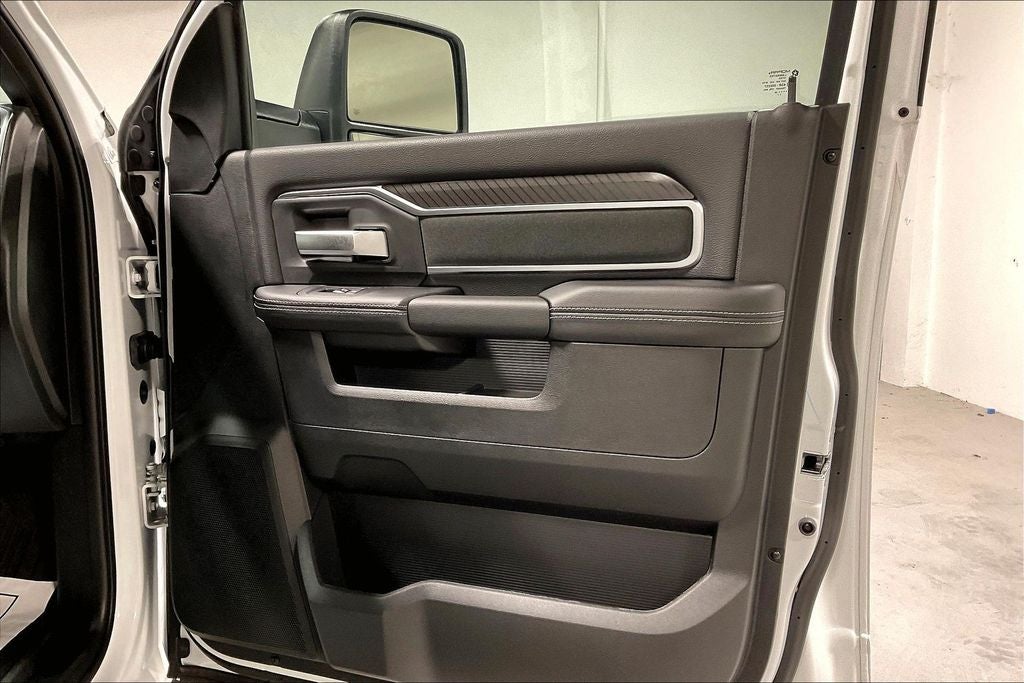 2026 RAM 3500 Big Horn Crew Cab 4x4 6'4' Box