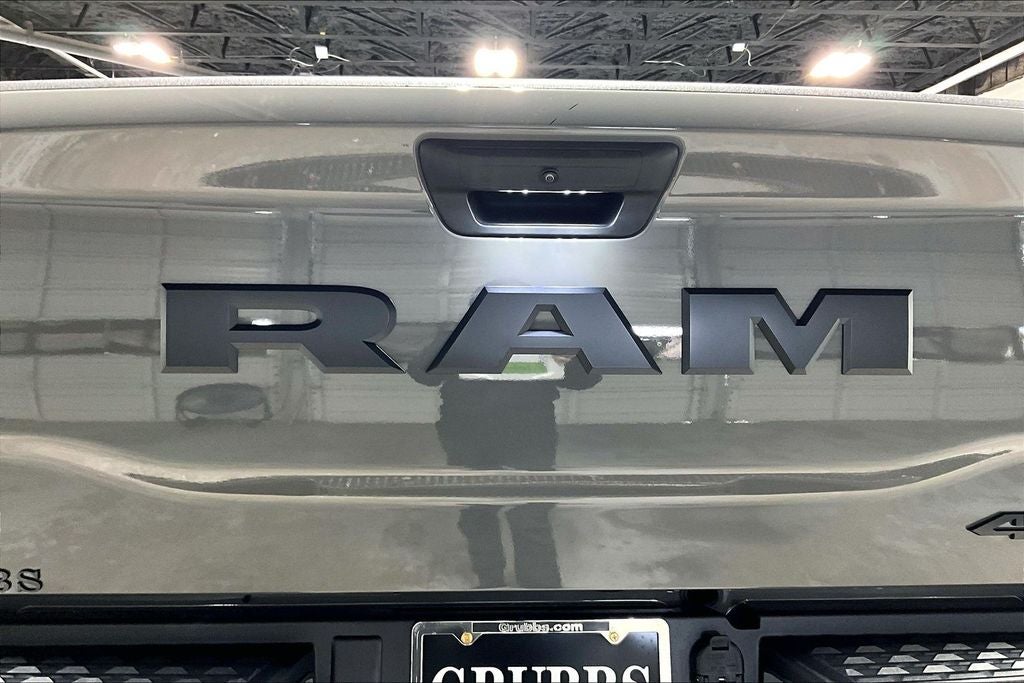 2026 RAM Ram 2500 RAM 2500 BLACK EXPRESS CREW CAB 4X4 6'4' BOX