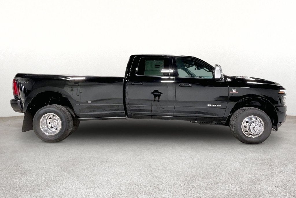 2026 RAM Ram 3500 RAM 3500 LARAMIE CREW CAB 4X4 8' BOX