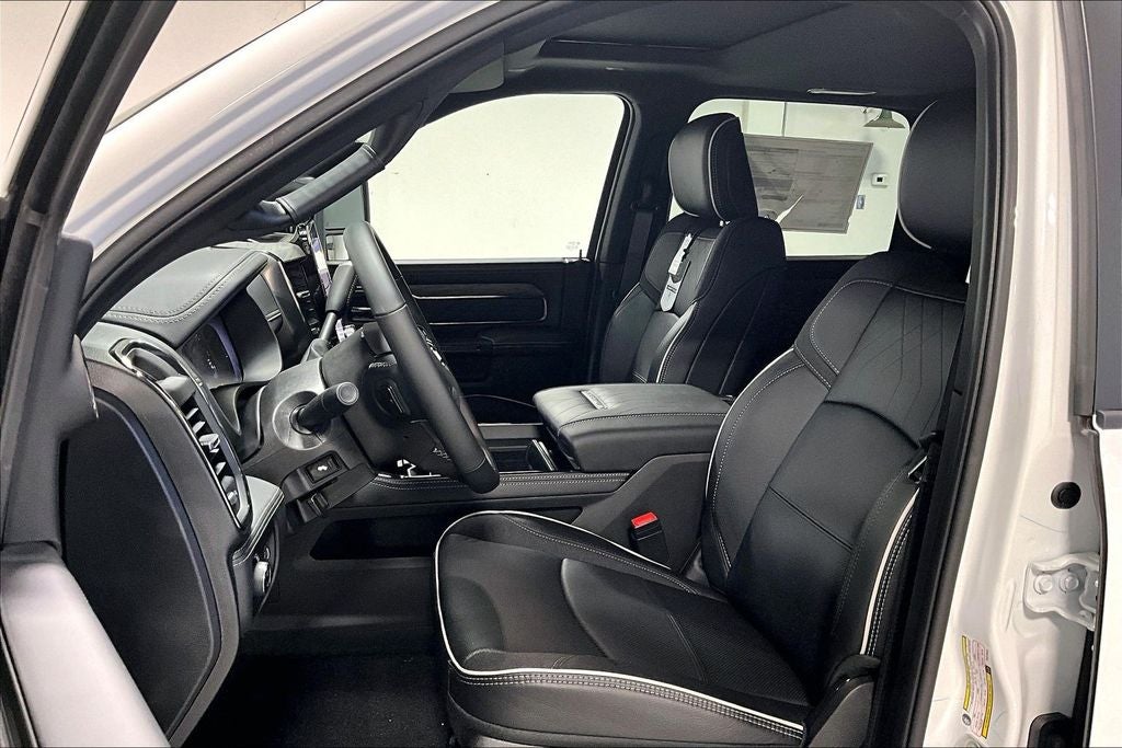 2026 RAM Ram 3500 RAM 3500 LIMITED MEGA CAB 4X4 6'4' BOX