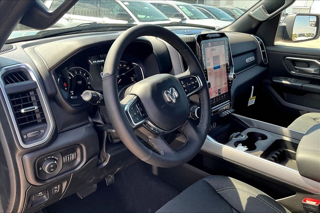 2025 RAM Ram 1500 RAM 1500 LONE STAR CREW CAB 4X4 5'7' BOX