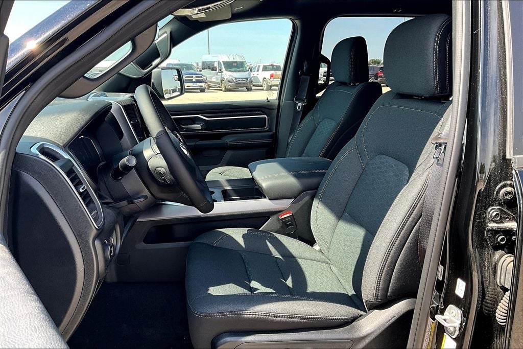 2025 RAM Ram 1500 RAM 1500 LONE STAR CREW CAB 4X4 5'7' BOX