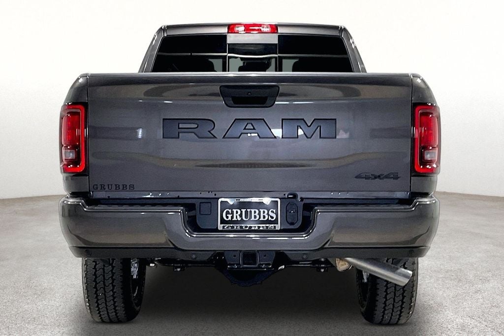 2026 RAM Ram 2500 RAM 2500 BLACK EXPRESS CREW CAB 4X4 6'4' BOX