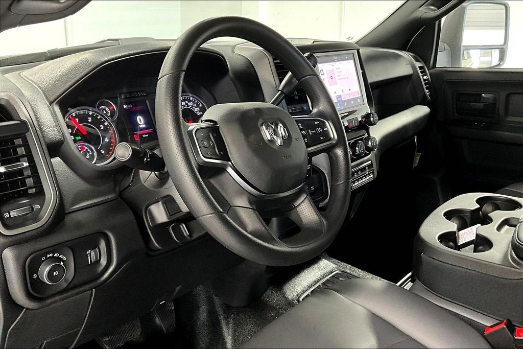 2025 RAM Ram 5500 Chassis Cab RAM 5500 TRADESMAN CHASSIS CREW CAB 4X4 84' CA