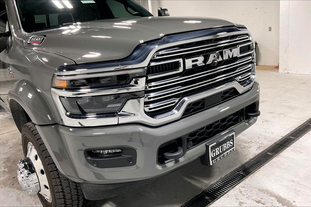 2027 RAM Ram 5500 Chassis Cab RAM 5500 BIG HORN CHASSIS CREW CAB 4X4 84' CA