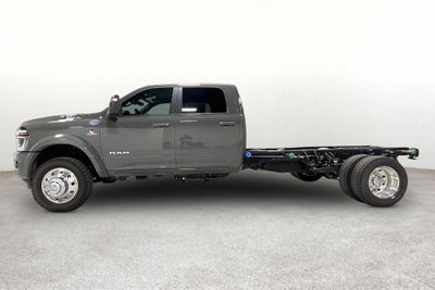 2027 RAM Ram 5500 Chassis Cab RAM 5500 BIG HORN CHASSIS CREW CAB 4X4 84' CA