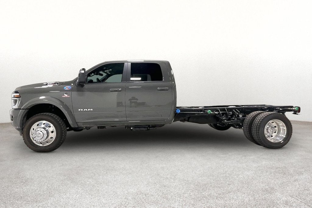 2027 RAM Ram 5500 Chassis Cab RAM 5500 BIG HORN CHASSIS CREW CAB 4X4 84' CA