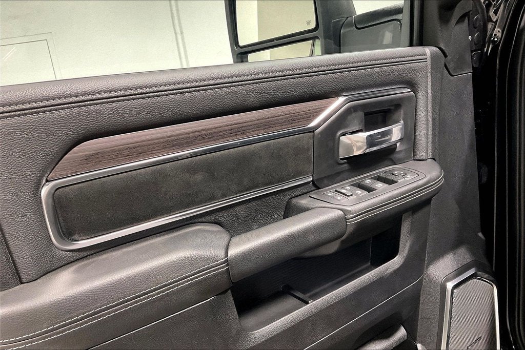 2027 RAM Ram 5500 Chassis Cab RAM 5500 BIG HORN CHASSIS CREW CAB 4X4 84' CA