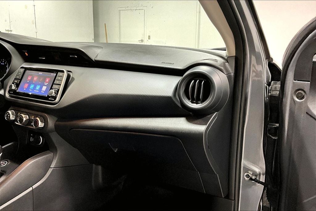 2024 Nissan Kicks S Xtronic CVT