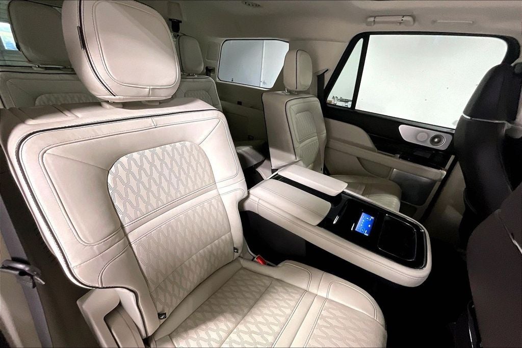 2024 Lincoln Navigator Black Label